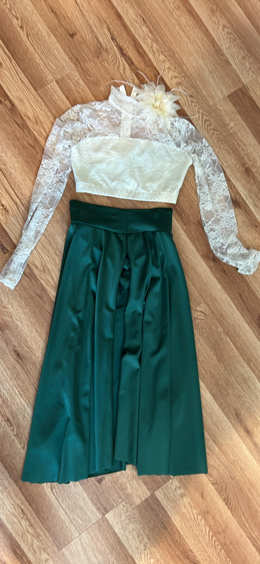 GREEN SKIRT WITH CREAM COLOR HALF TOP