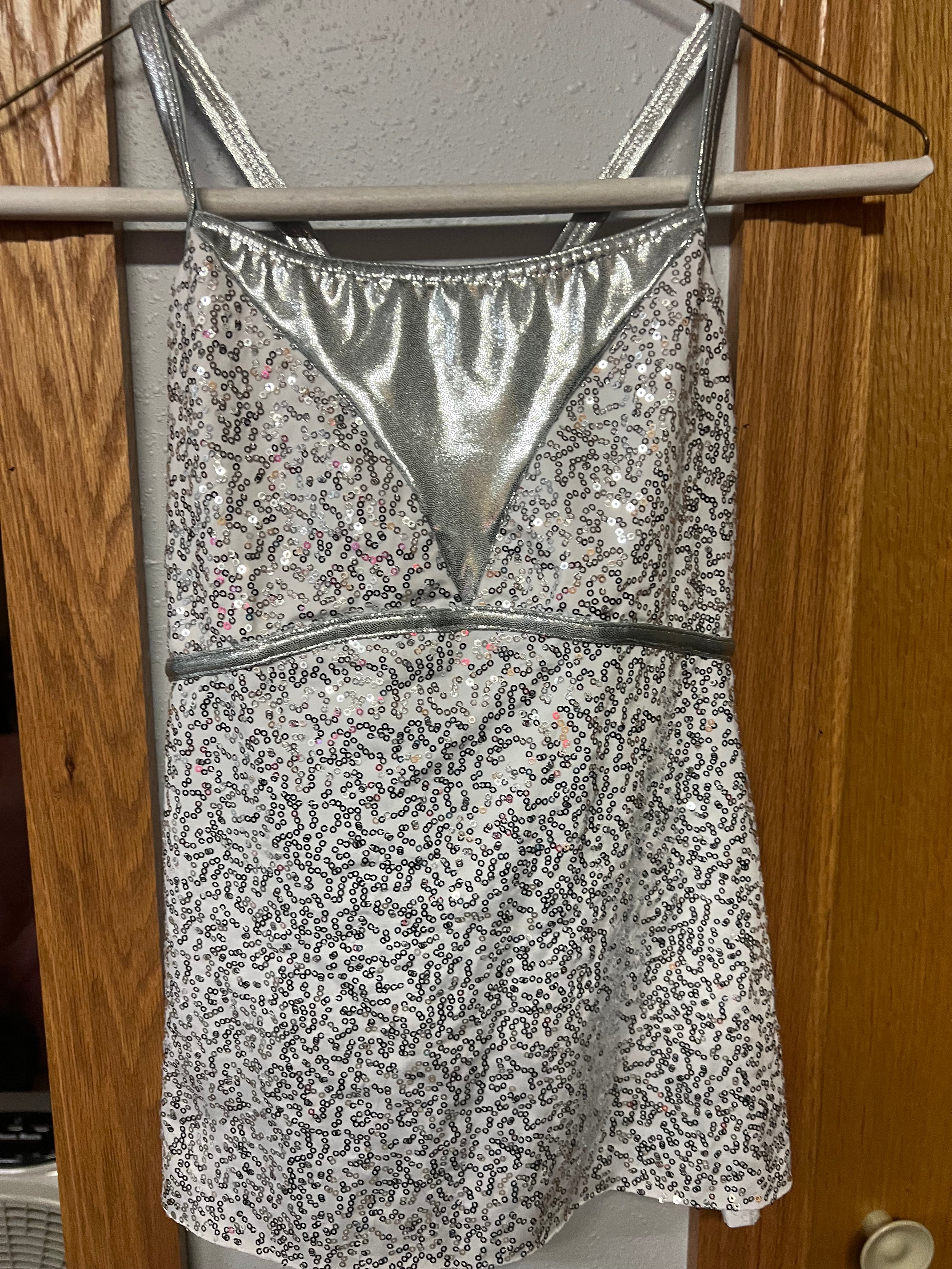 WHITE WITH SILVER SEQUIN TOP