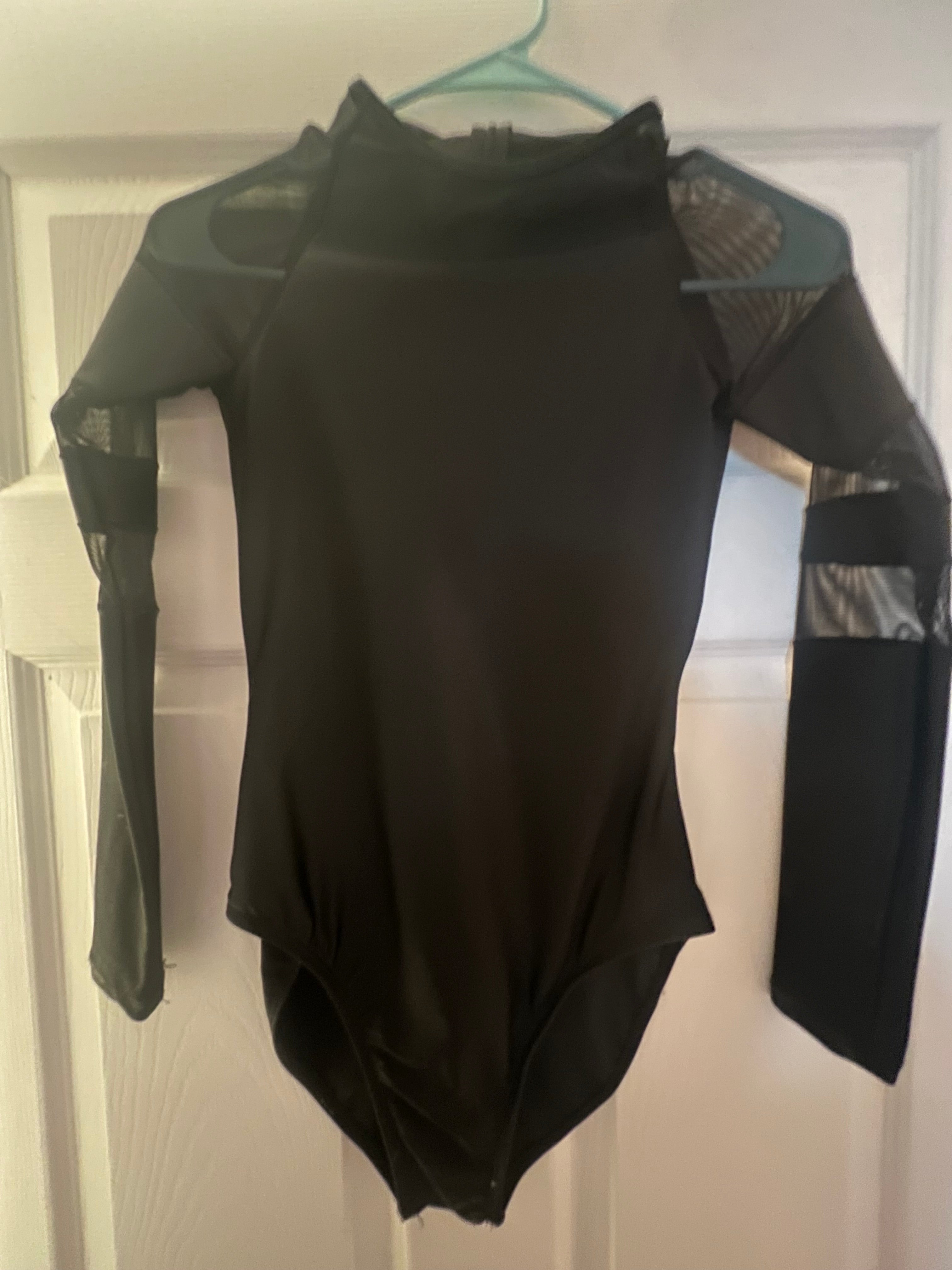 BLACK LEOS/ WHITE LEO WITH MESH SLEEVES