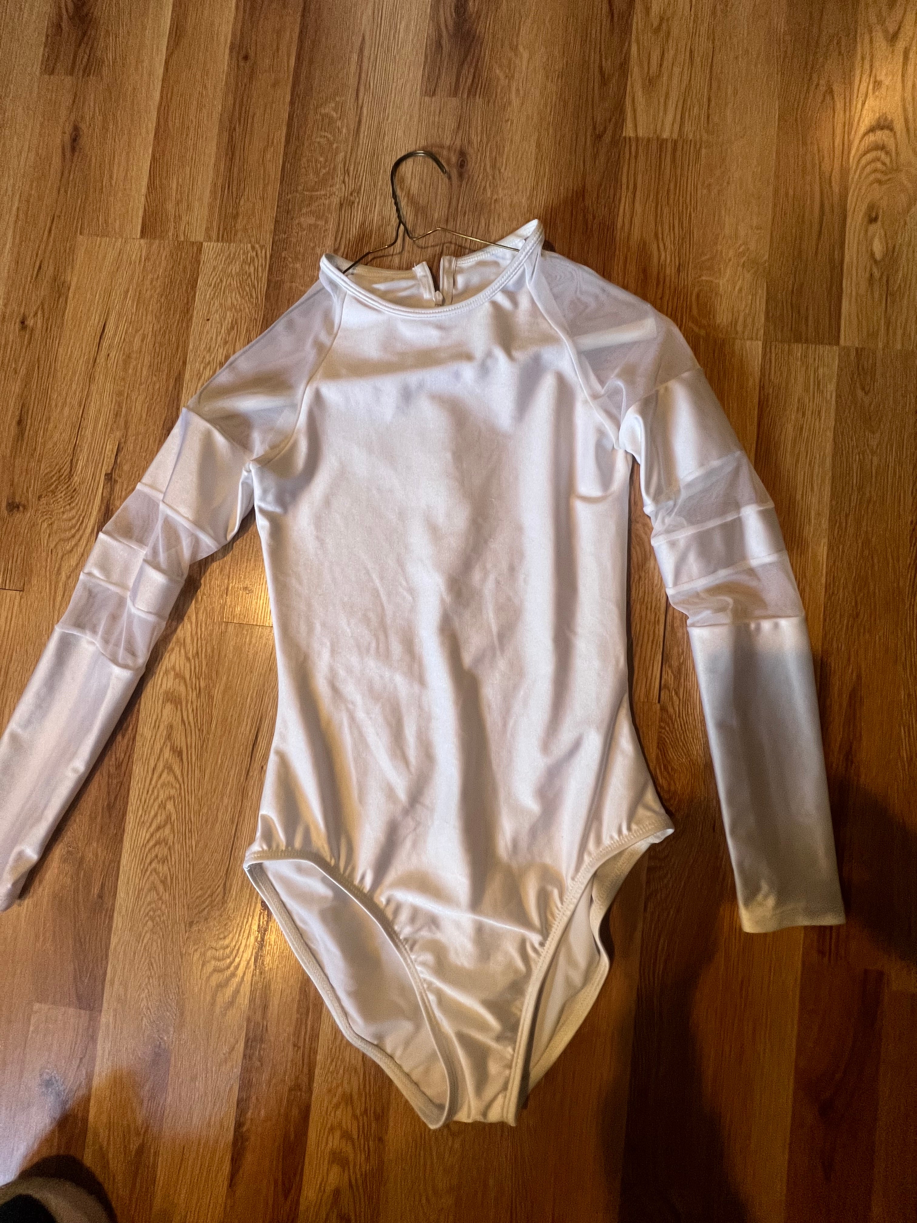 BLACK LEOS/ WHITE LEO WITH MESH SLEEVES