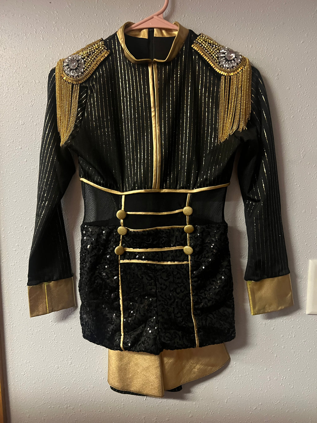 BLACK & GOLD OUTFIT