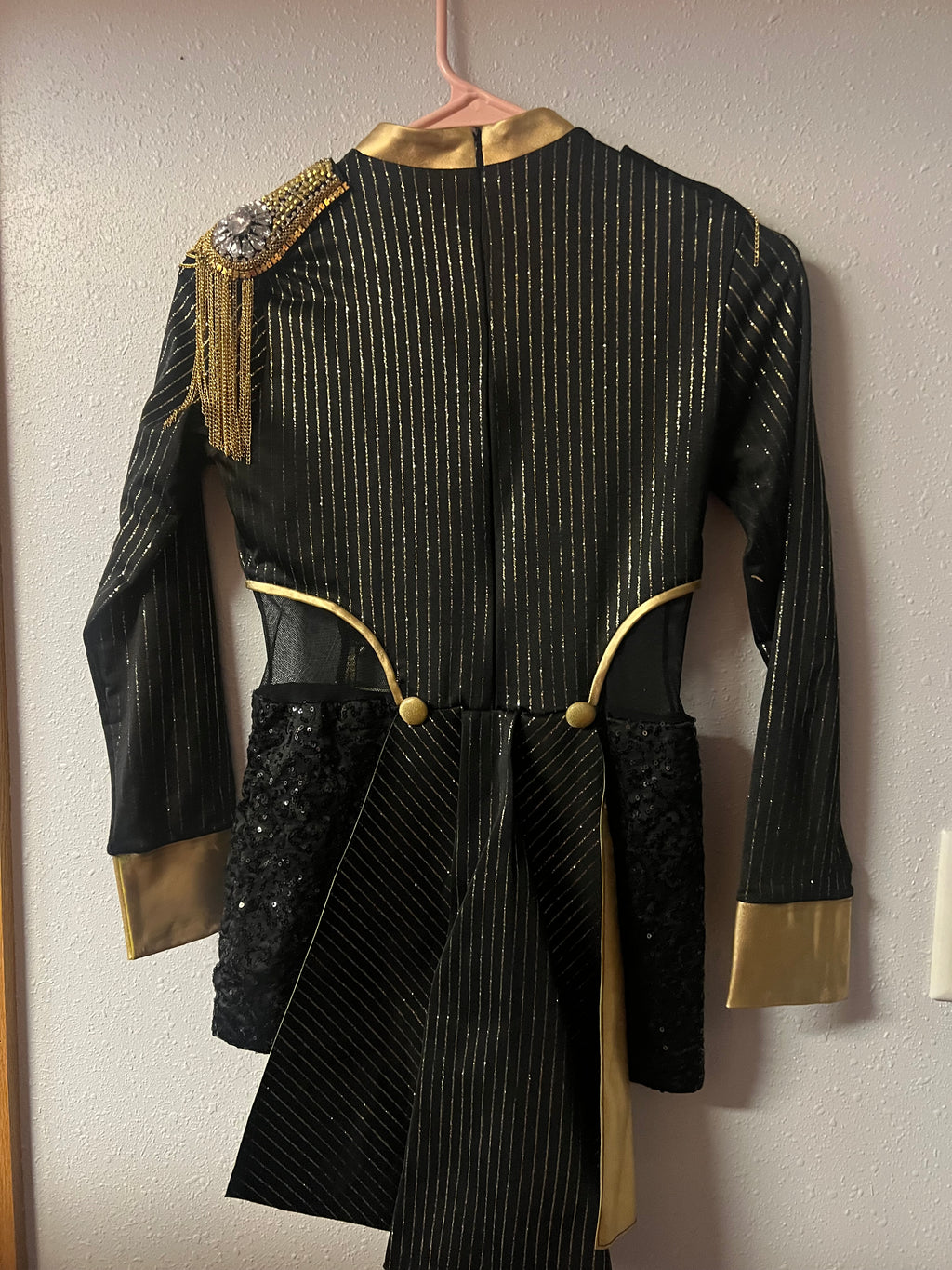BLACK & GOLD OUTFIT