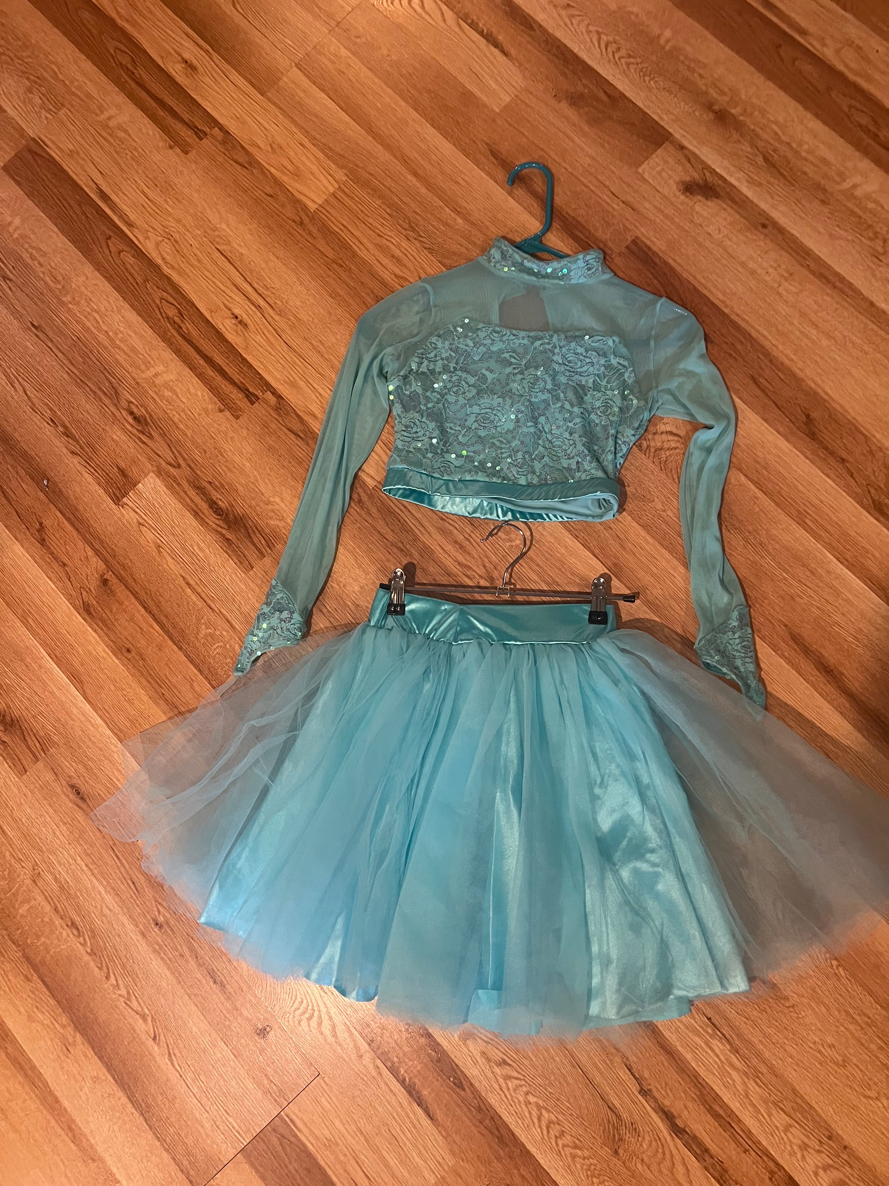 AQUA BLUE TWO PIECE OUTFIT