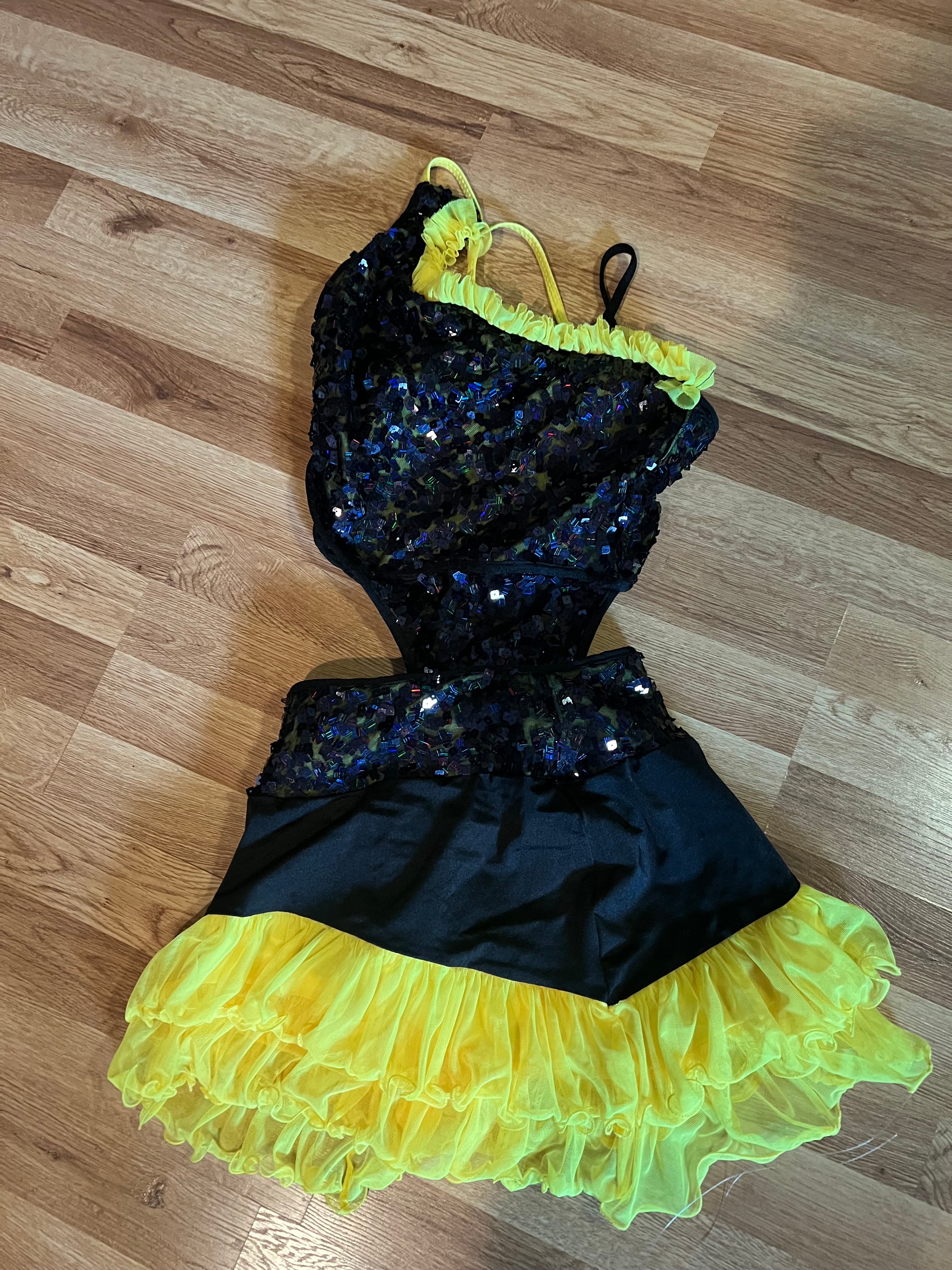 BLACK AND NEON YELLOW ONE PIECE