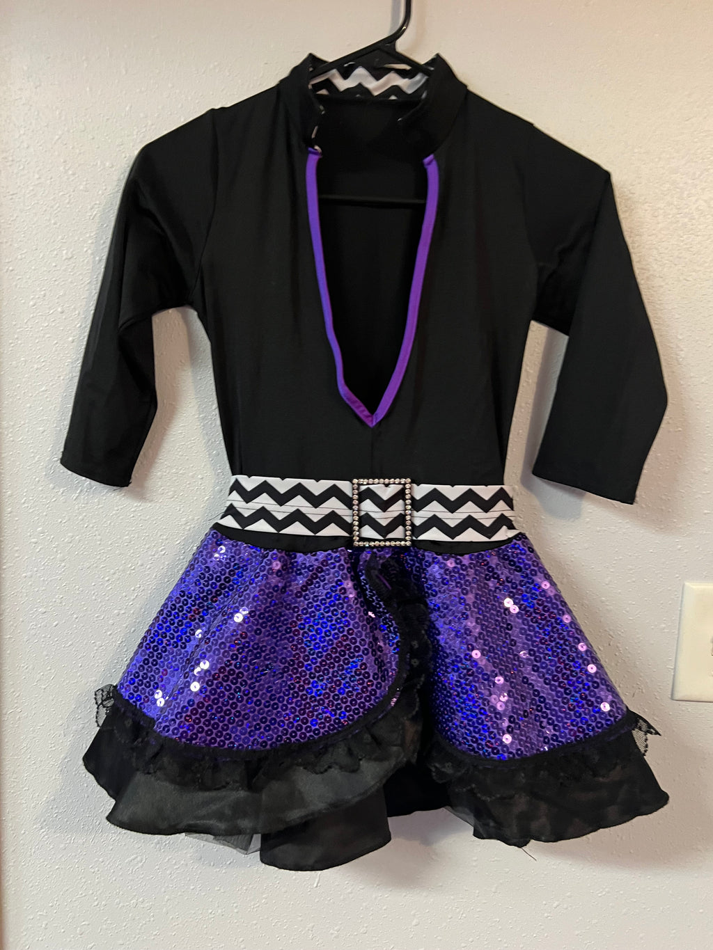 BLACK & PURPLE