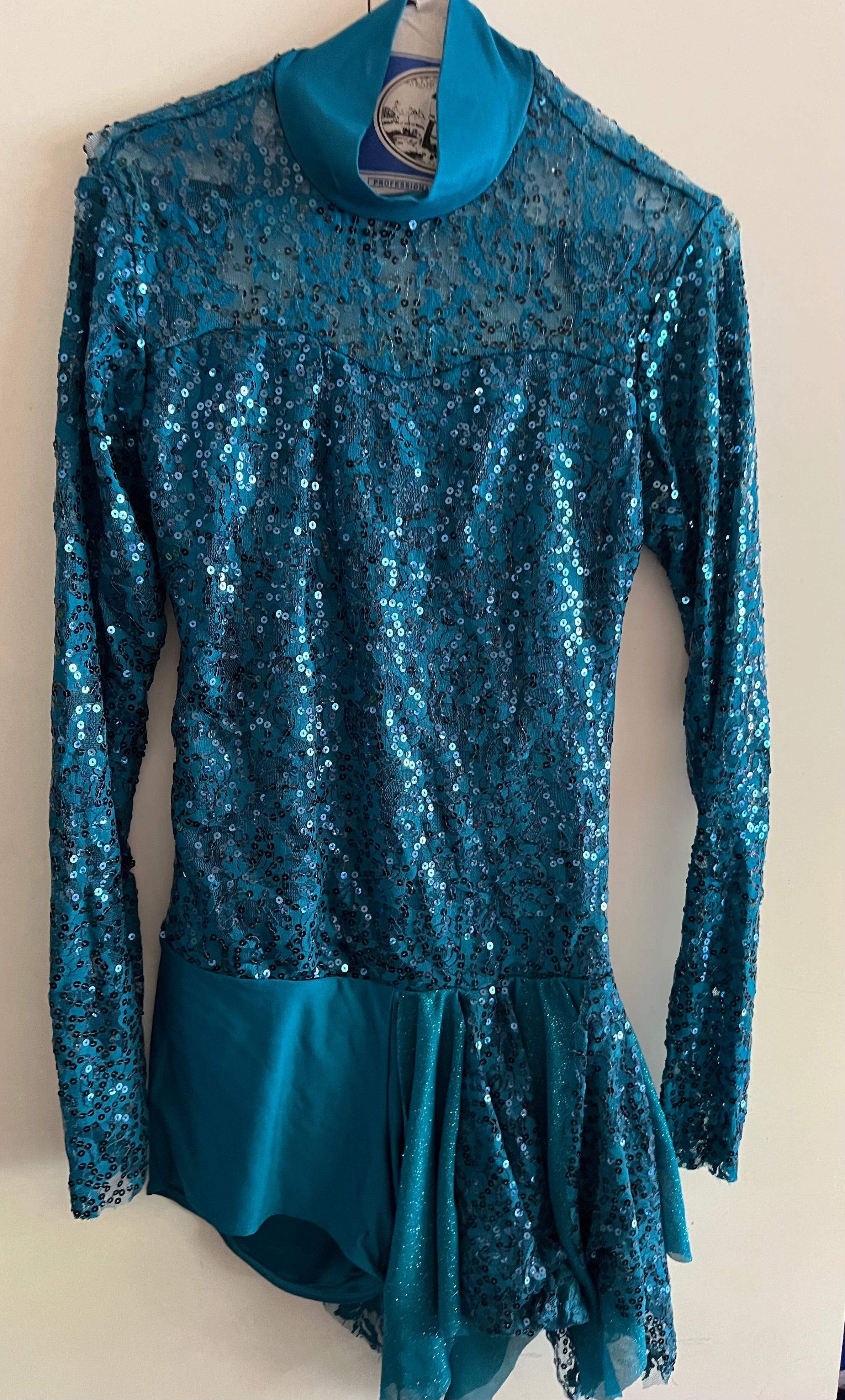 DARK BLUE SEQUIN DRESS.