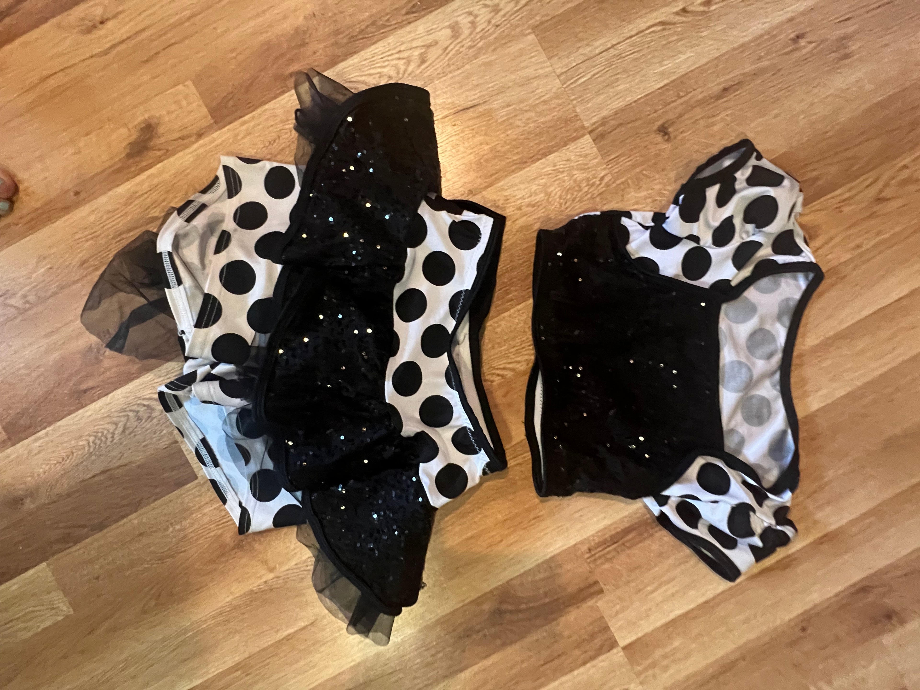 BLACK AND WHITE POLKA DOT 2 PIECE OUTFIT