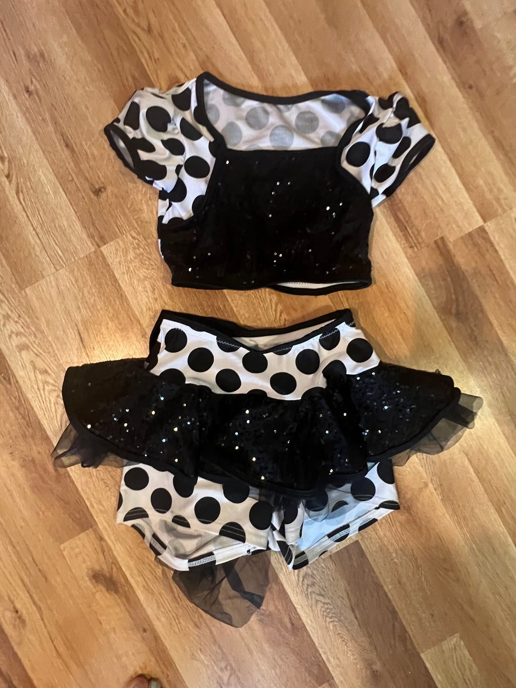 BLACK AND WHITE POLKA DOT 2 PIECE OUTFIT