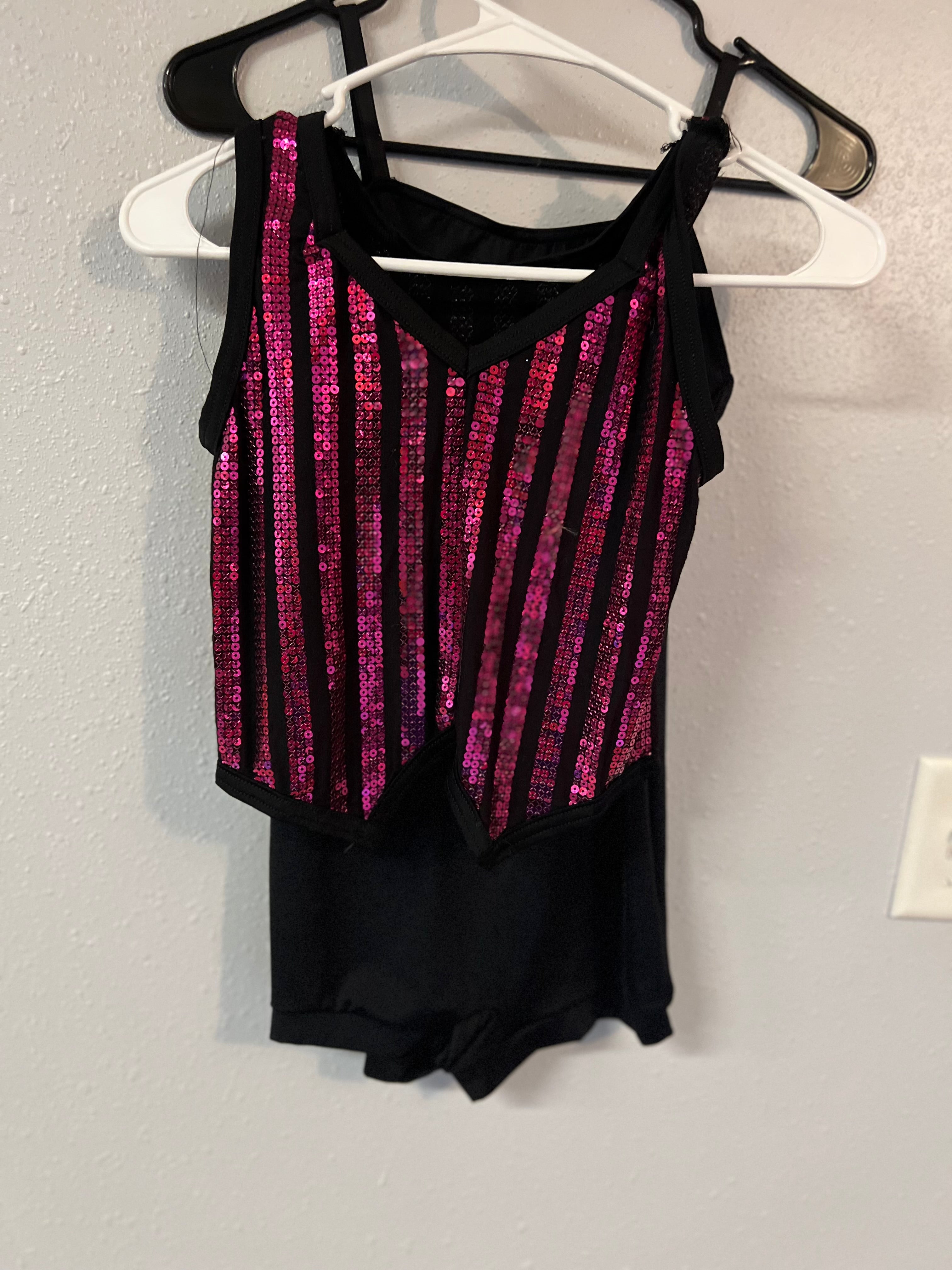 BLACK AND FUSHIA SEQUIN SHORTS SET WITH TOP